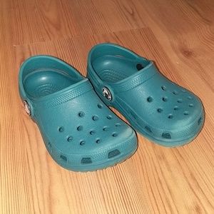 Crocs dark teal
